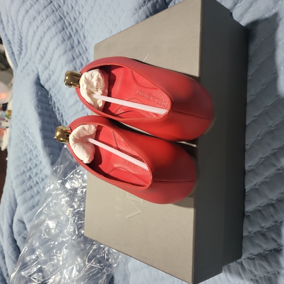 Shoes - Picture 4 of 4